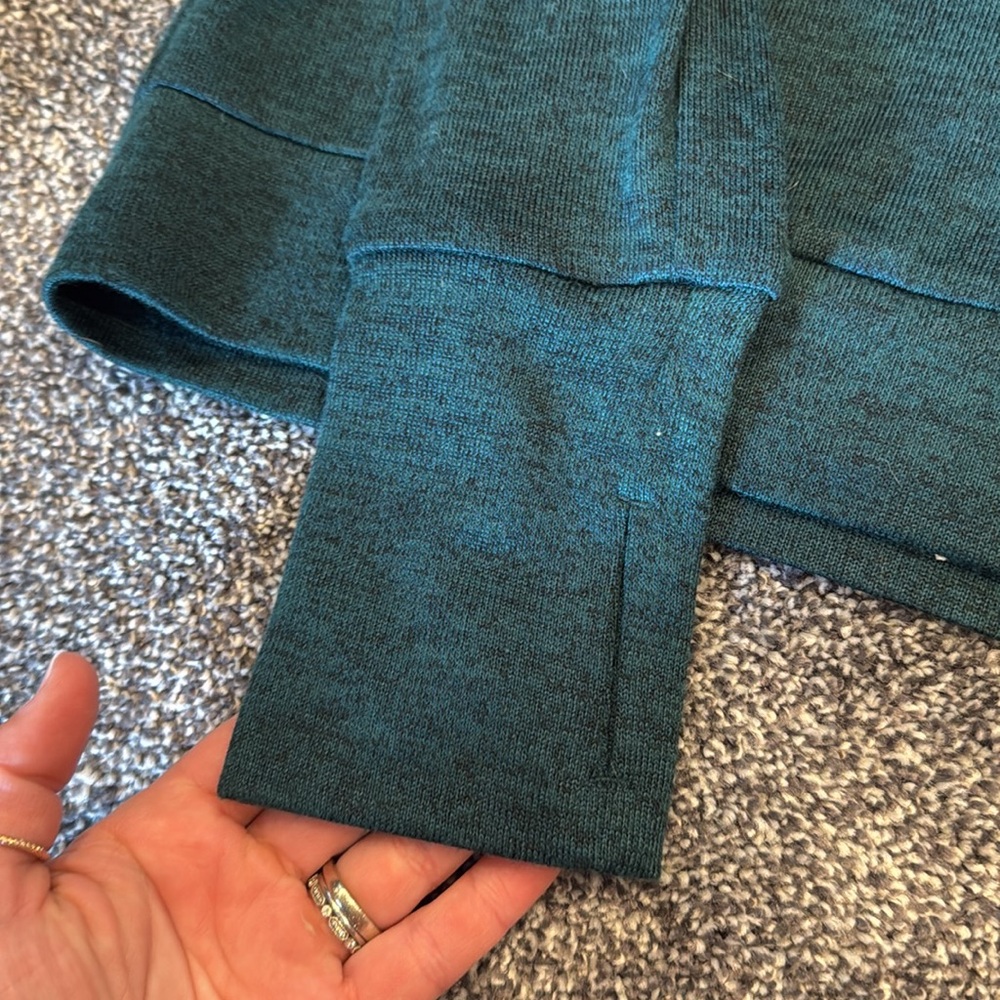 Old navy, size small, never worn, tighter sleeves around wrist, emerald colored - Picture 2 of 5